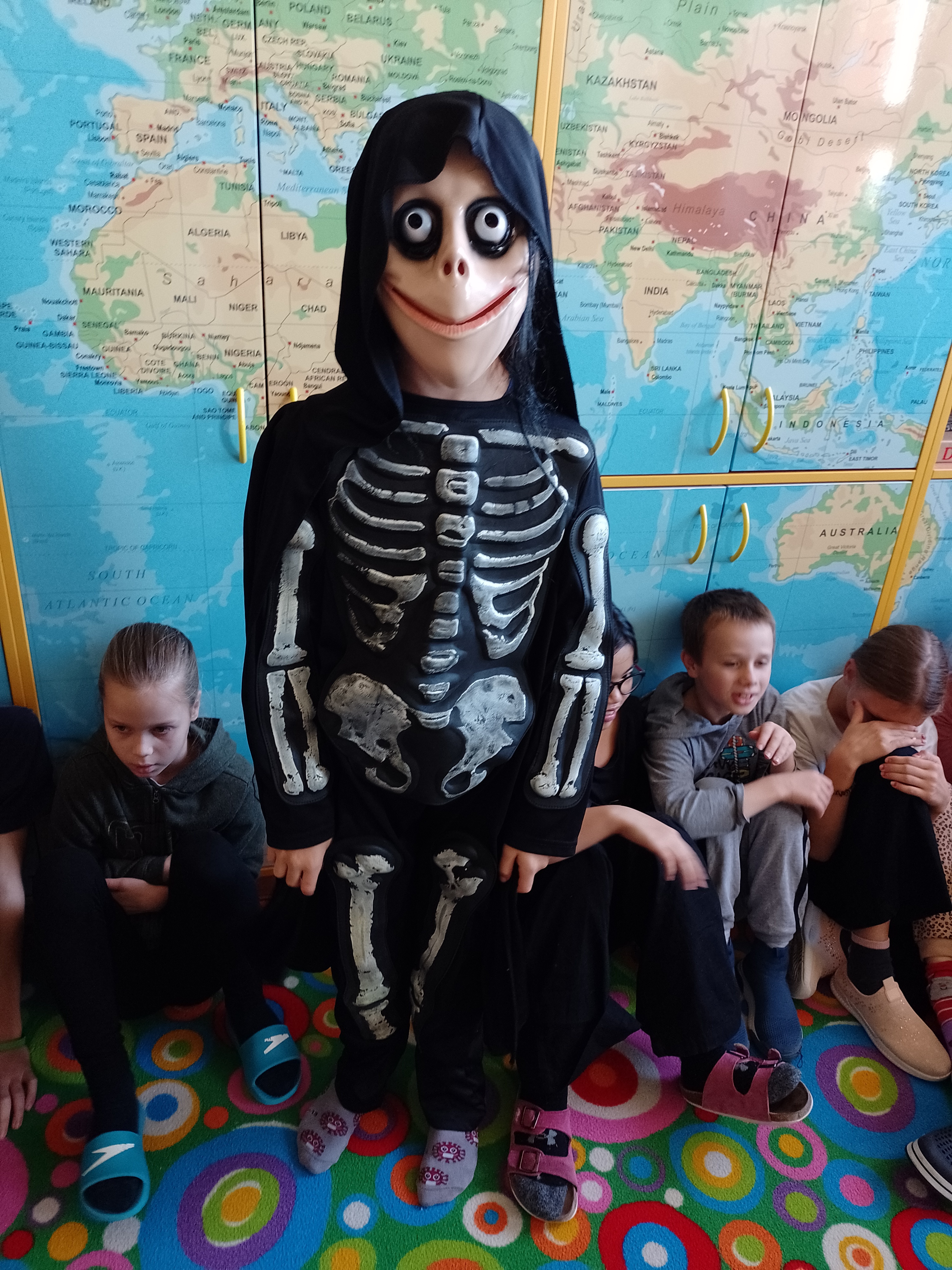 Halloween slavíme 31. října a Dušičky 2. listopadu. 