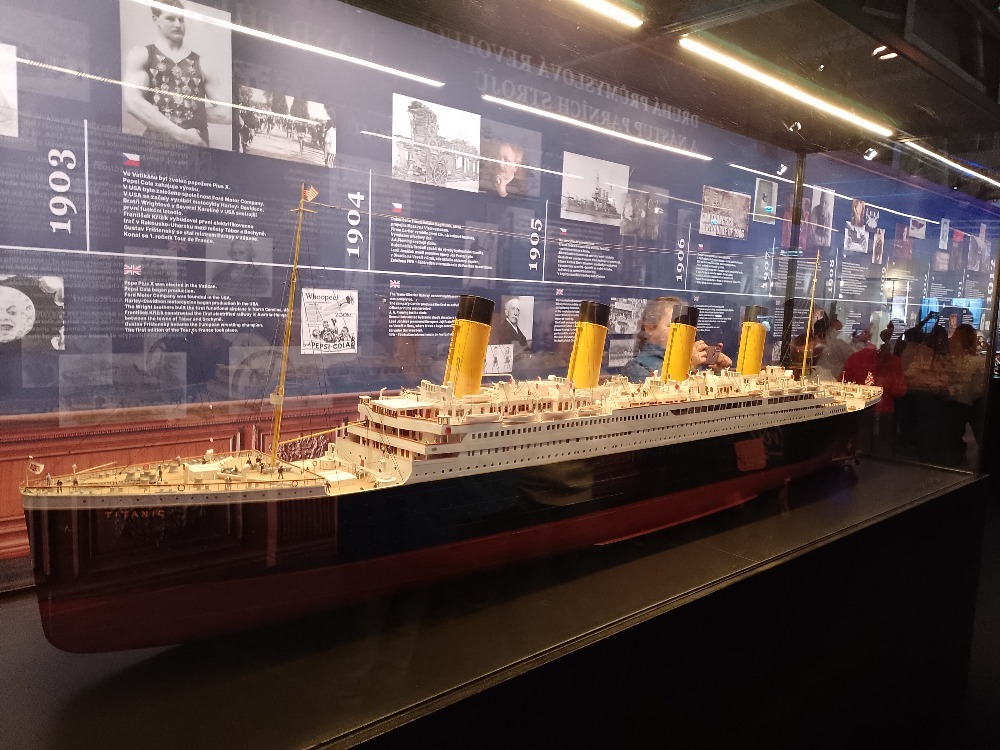 Obři oceánů, Titanik